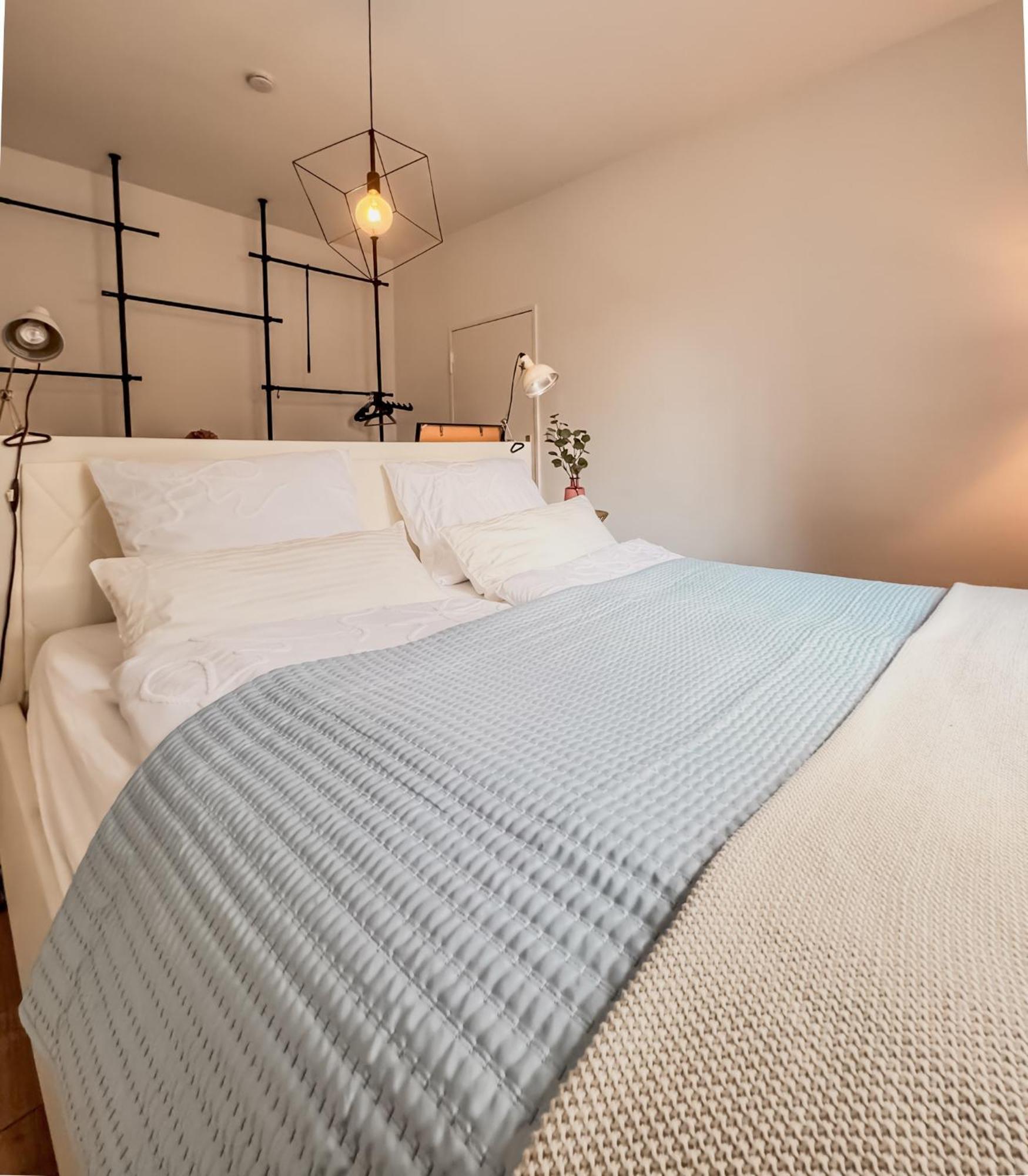 01 Bedroom In Mitte-up To 5 People-private Free Parking Apartamento Berlín