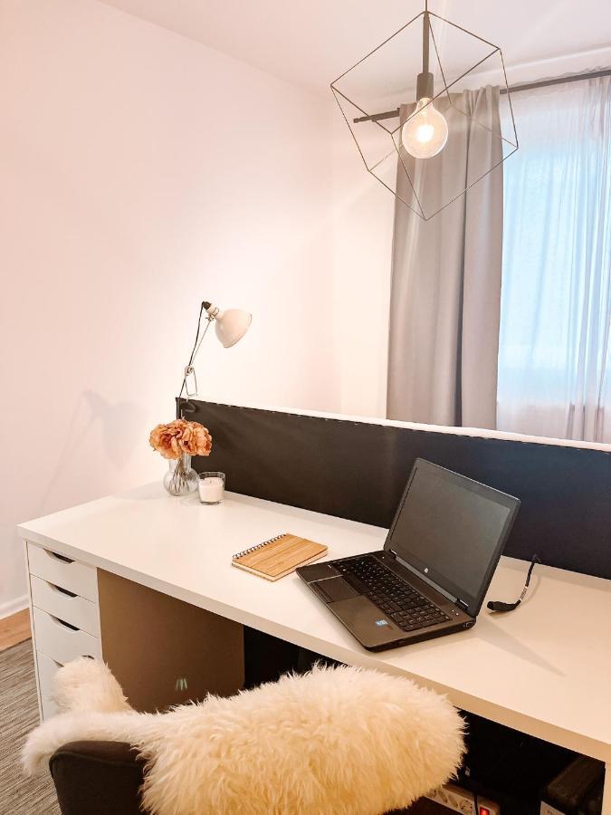 Apartment 01 Bedroom In Mitte-up To 5 People-private Free Parking